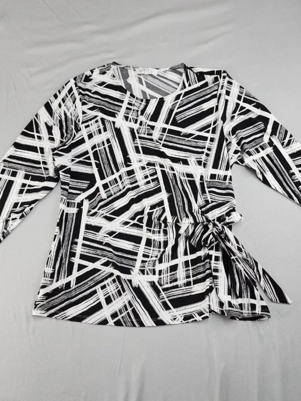 KASPER Women's 2X Black White Abstract Geometric Wrap Blouse V-Neck 3/4 Sleeve